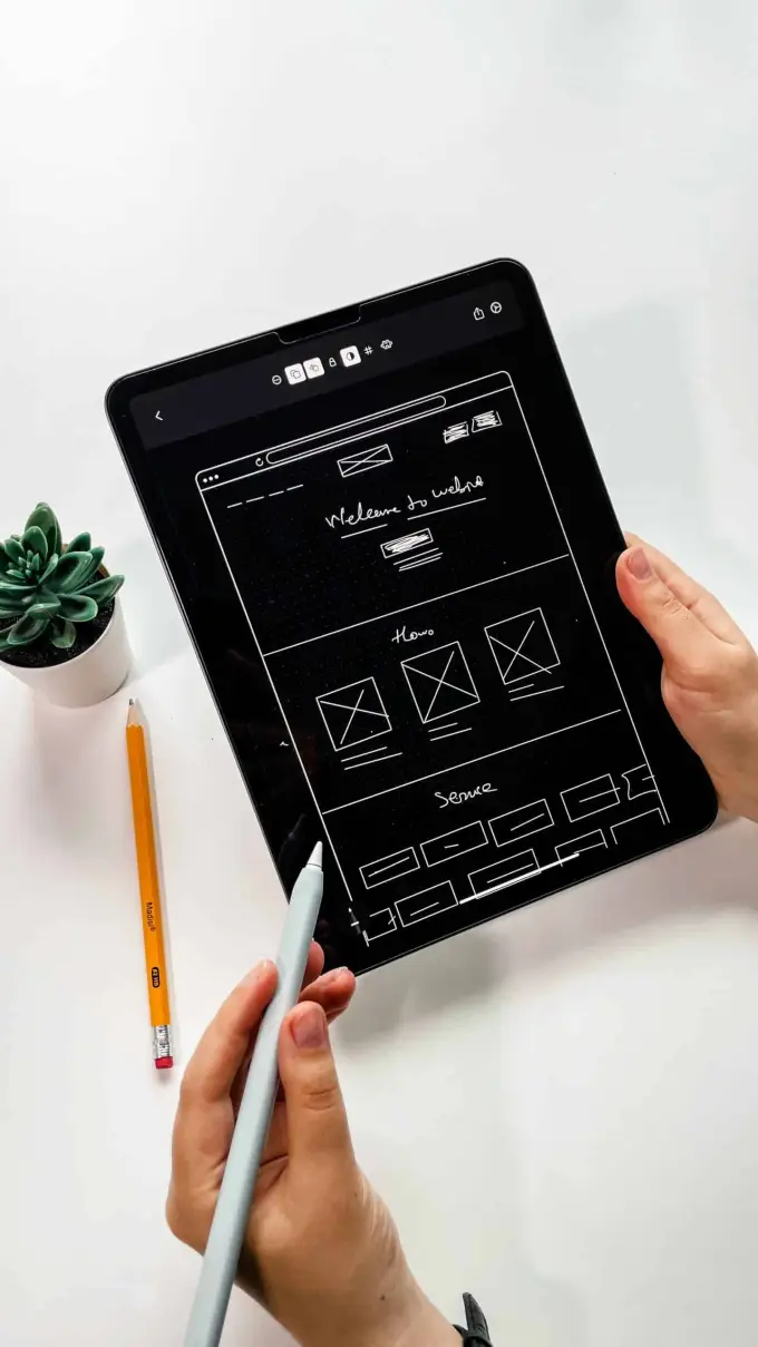 UI Universe: how do users hold their smartphones?