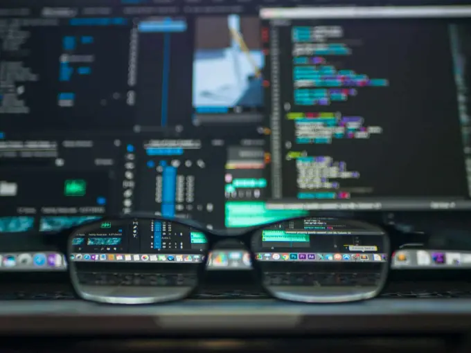 What is "Headless" development: differences with WordPress for eCommerce.