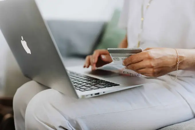 Why can't you depend only on social networks to sell?